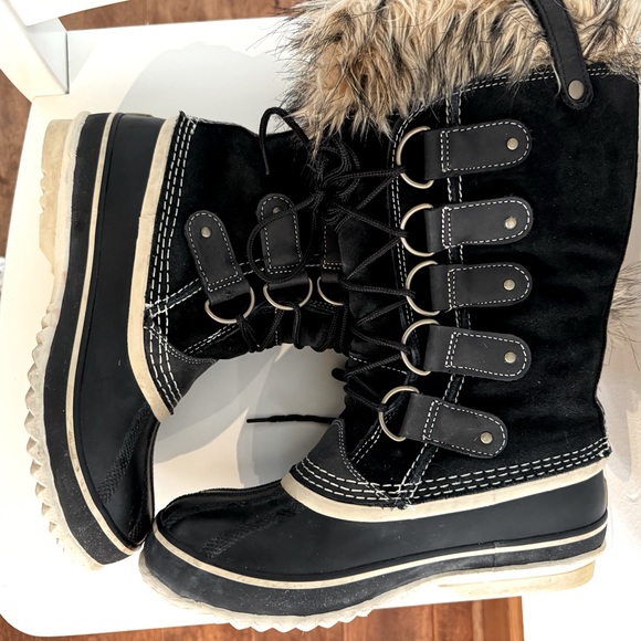 SOREL Joan of Arctic Winter Boots 8 - Picture 5 of 9